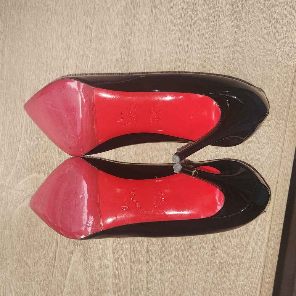Shoes - Picture 7 of 8